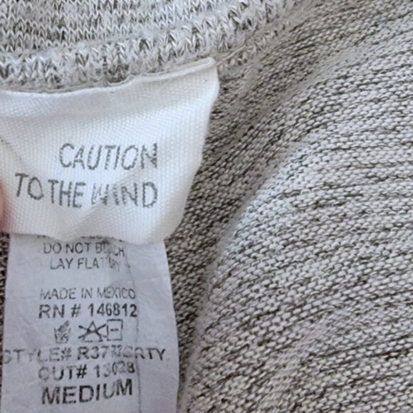 Caution to the Wind Gray and White Marbled Long Slit Sleeve Casual Sweater - Picture 5 of 5